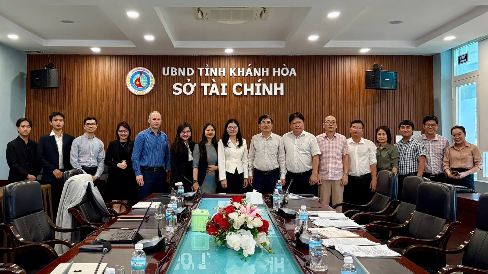 Strategic deployment meeting with Khanh Hoa Department of Finance